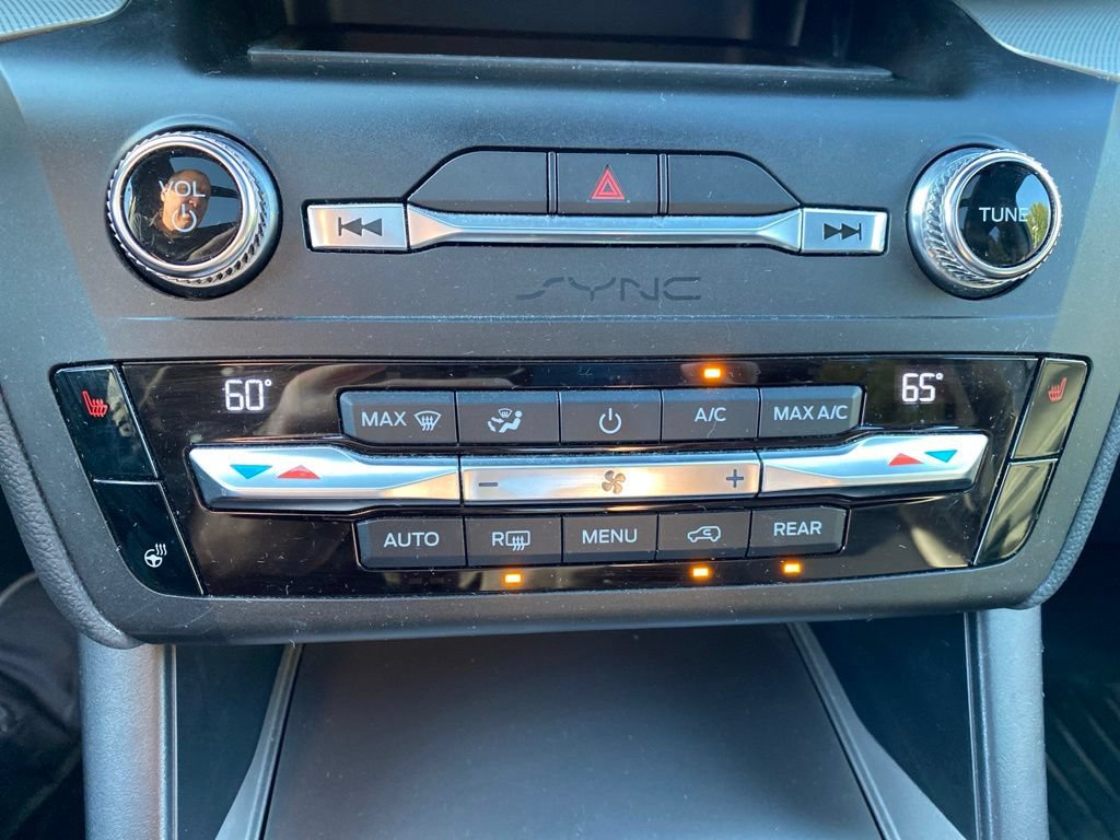 Used 2020 Ford Explorer XLT w/ Equipment Group 202A AWD/4WD image 13