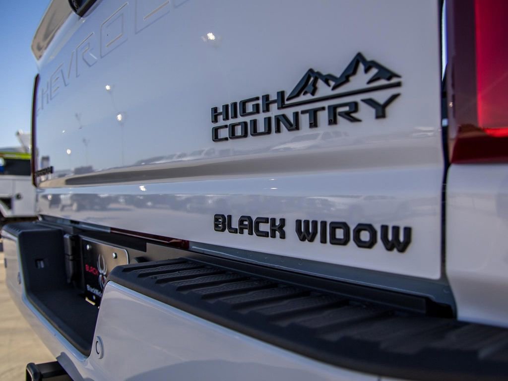 Used 2025 Chevrolet Silverado 3500 High Country w/ High Country Premium Package image 16