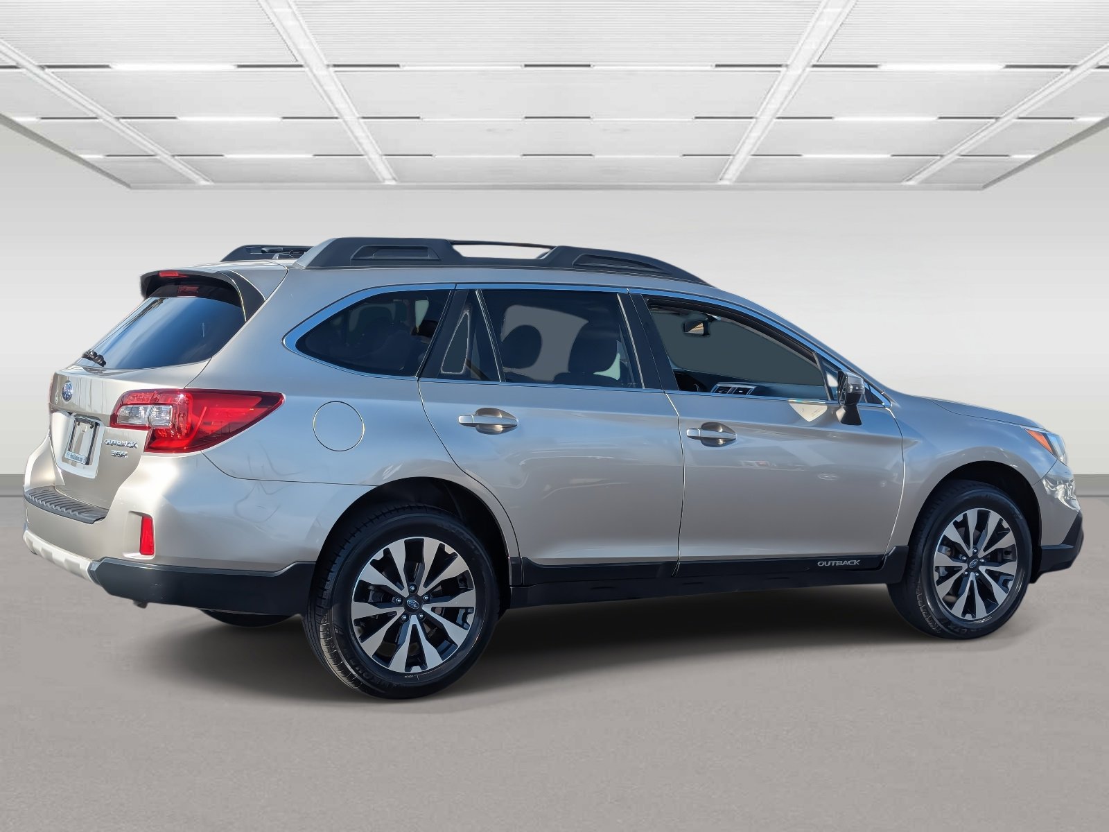 Used 2015 Subaru Outback 3.6R Limited image 5