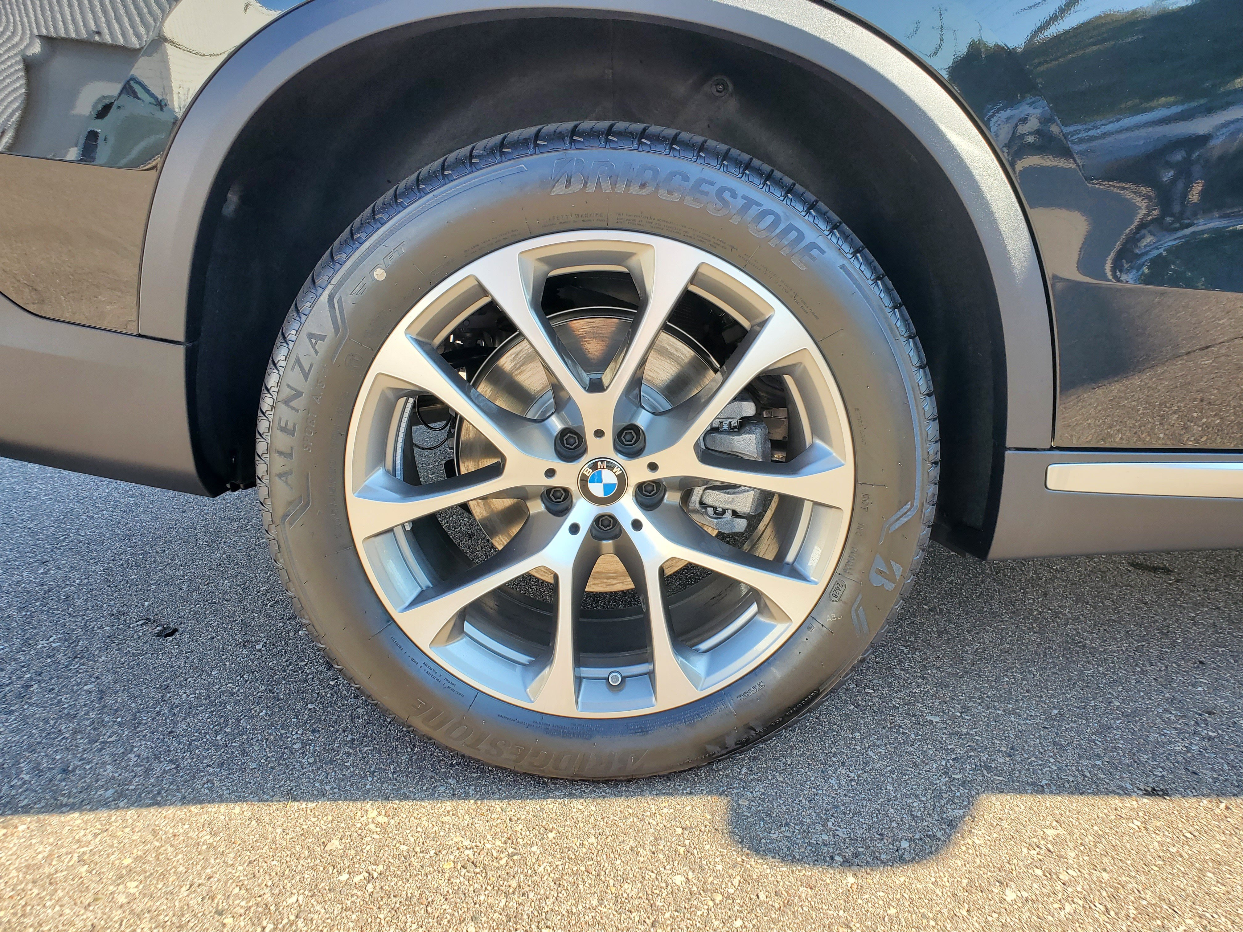 New 2026 BMW X5 xDrive40i w/ Premium Package AWD/4WD image 37