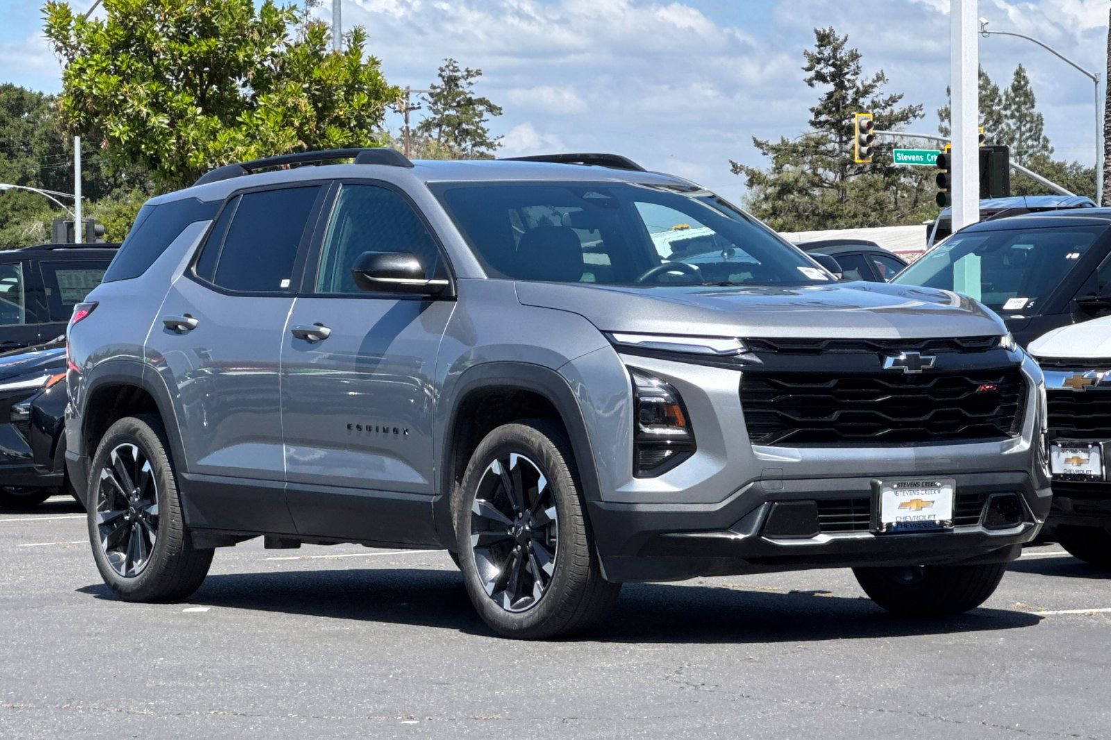 Used 2025 Chevrolet Equinox RS AWD/4WD image 2