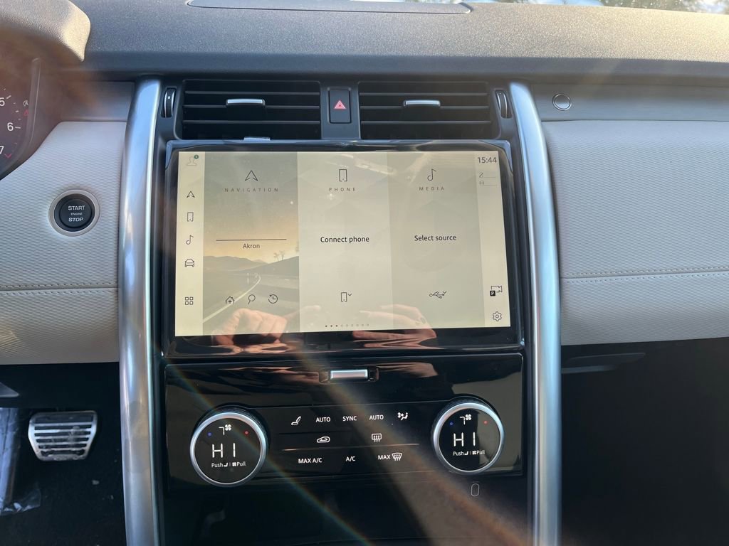 New 2026 Land Rover Discovery Dynamic SE image 18