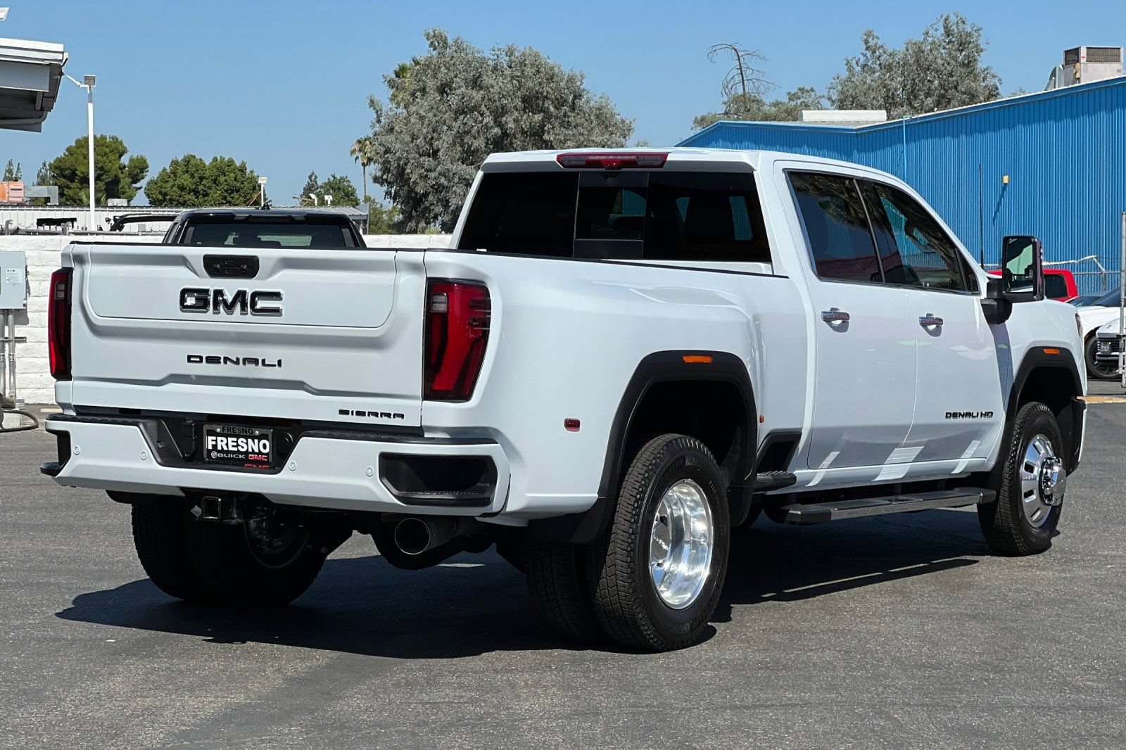 New 2026 GMC Sierra 3500 Denali w/ Denali Reserve Package AWD/4WD image 4