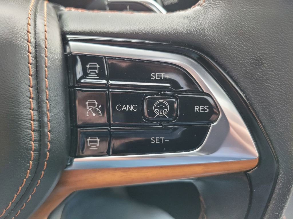 Used 2023 Jeep Grand Cherokee L Summit image 32