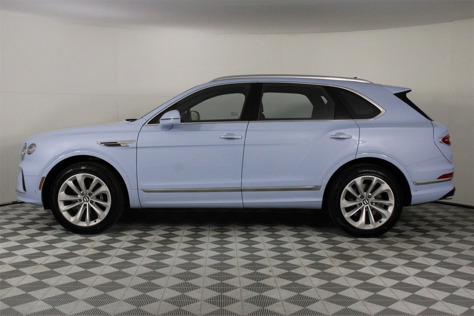 New 2025 Bentley Bentayga image 5