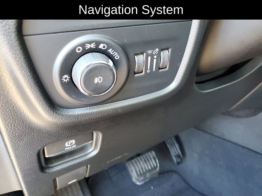 Used 2023 Jeep Grand Cherokee Summit w/ Luxury Tech Group V image 9