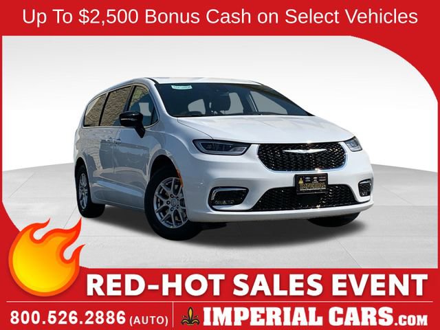 New 2026 Chrysler Pacifica Select