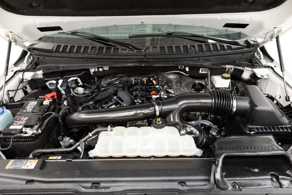 Used 2024 Ford Expedition Platinum AWD/4WD image 3