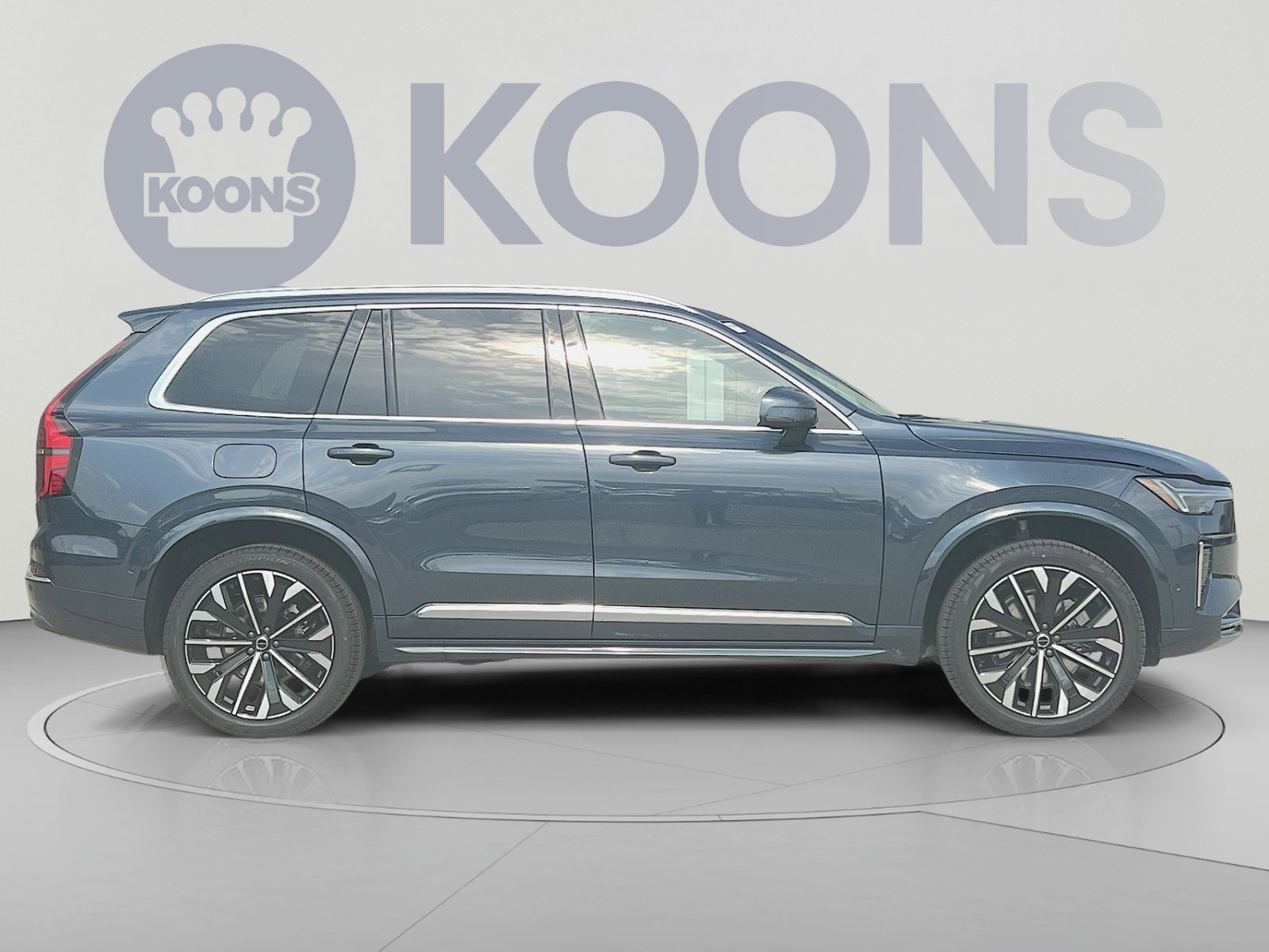 New 2026 Volvo XC90 B6 Plus w/ Protection Package Premier AWD/4WD image 17