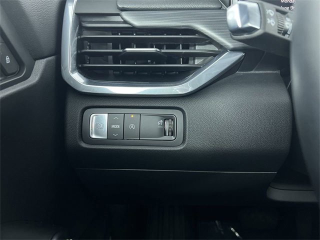 Used 2025 GMC Acadia Elevation image 18