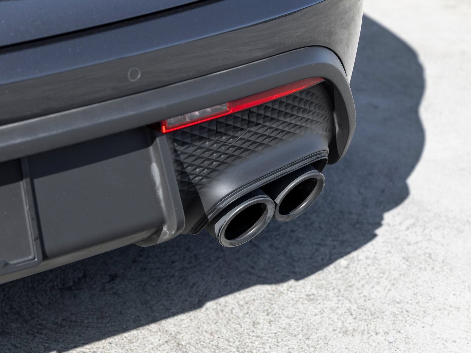 Certified 2023 Porsche Macan AWD/4WD image 20