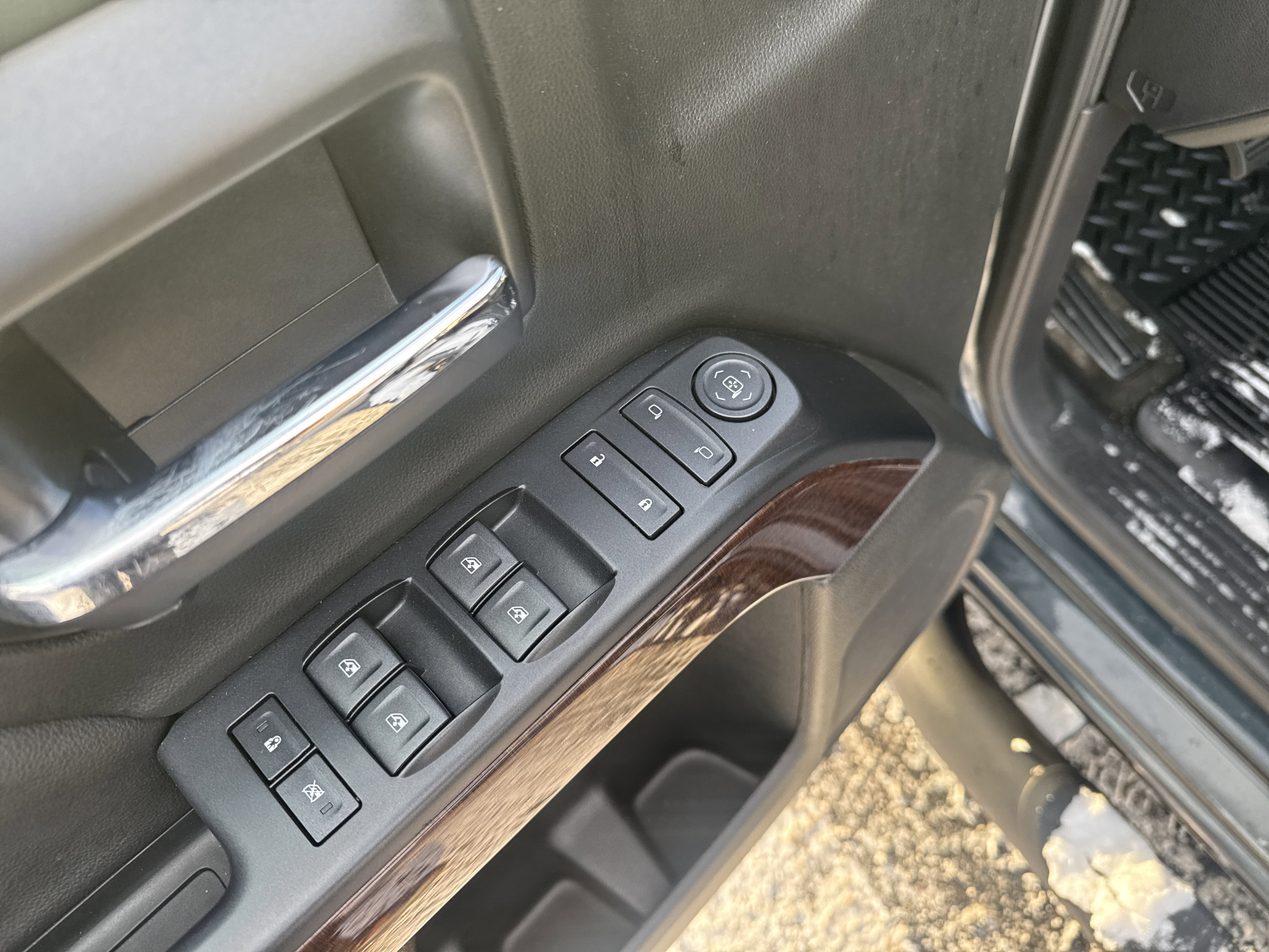 Used 2017 GMC Sierra 1500 SLE w/ SLE Value Package image 16