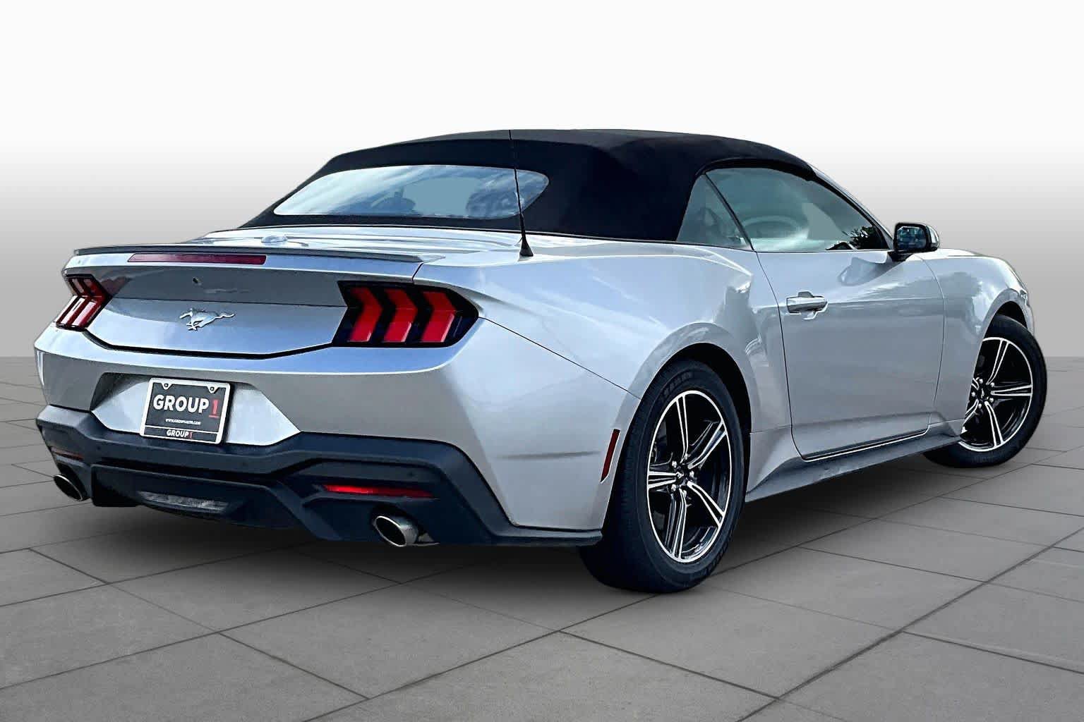 Used 2025 Ford Mustang Premium RWD image 11