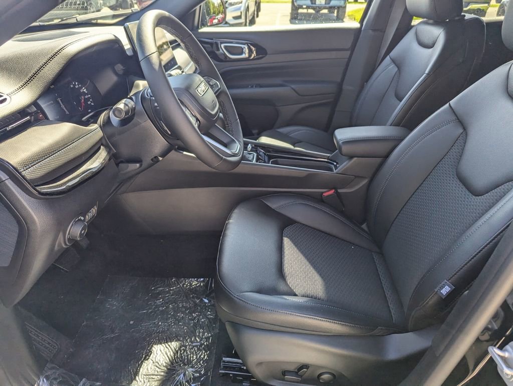 New 2026 Jeep Compass Latitude image 12