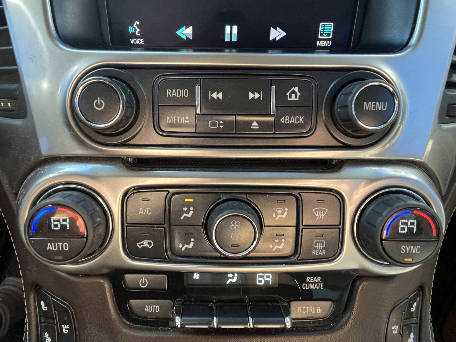 Used 2015 Chevrolet Suburban LTZ AWD/4WD image 19