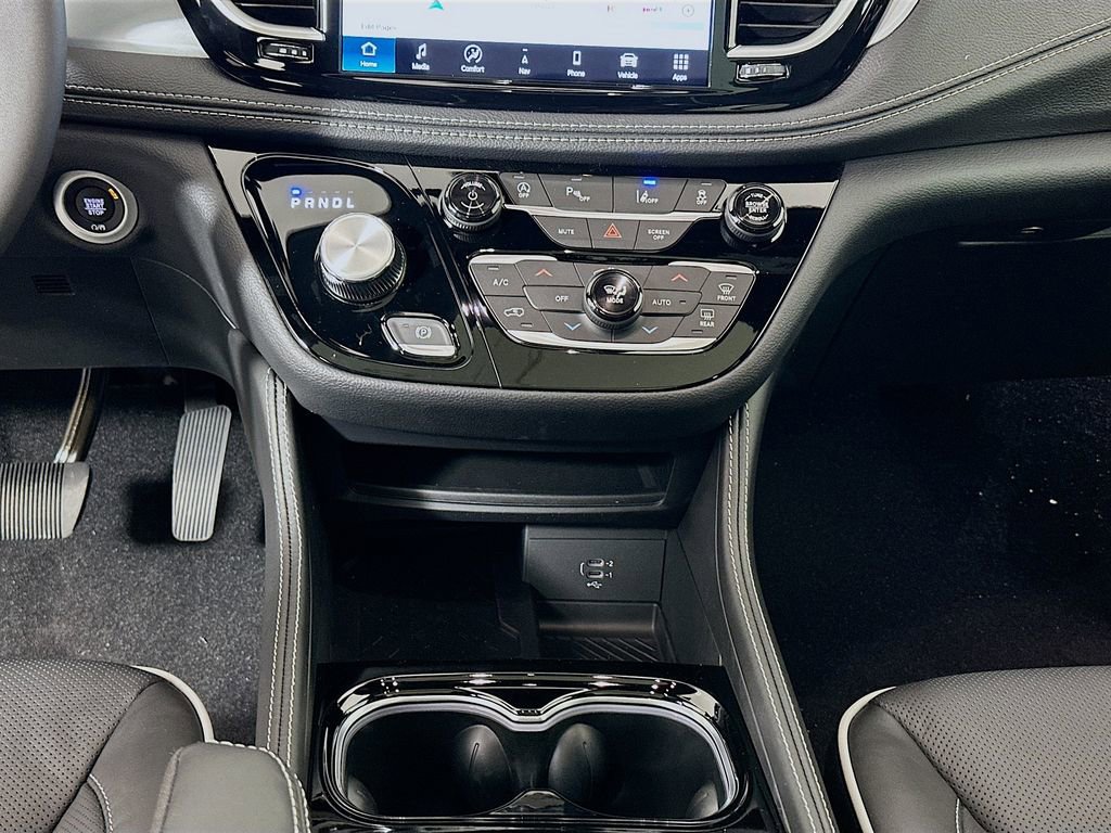 New 2026 Chrysler Pacifica Limited w/ S Appearance Package image 19
