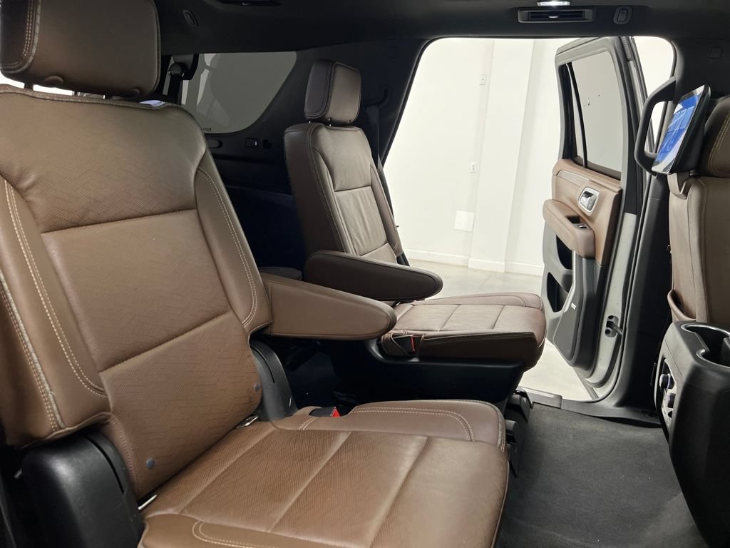 Used 2022 Chevrolet Tahoe High Country AWD/4WD image 23