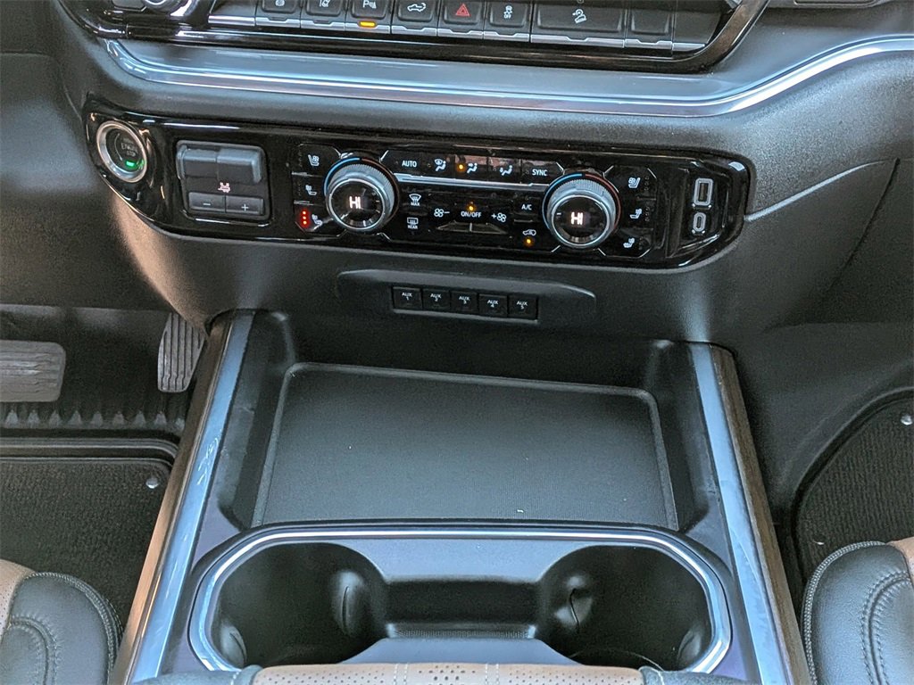 Used 2024 Chevrolet Silverado 2500 High Country w/ High Country Premium Package image 18