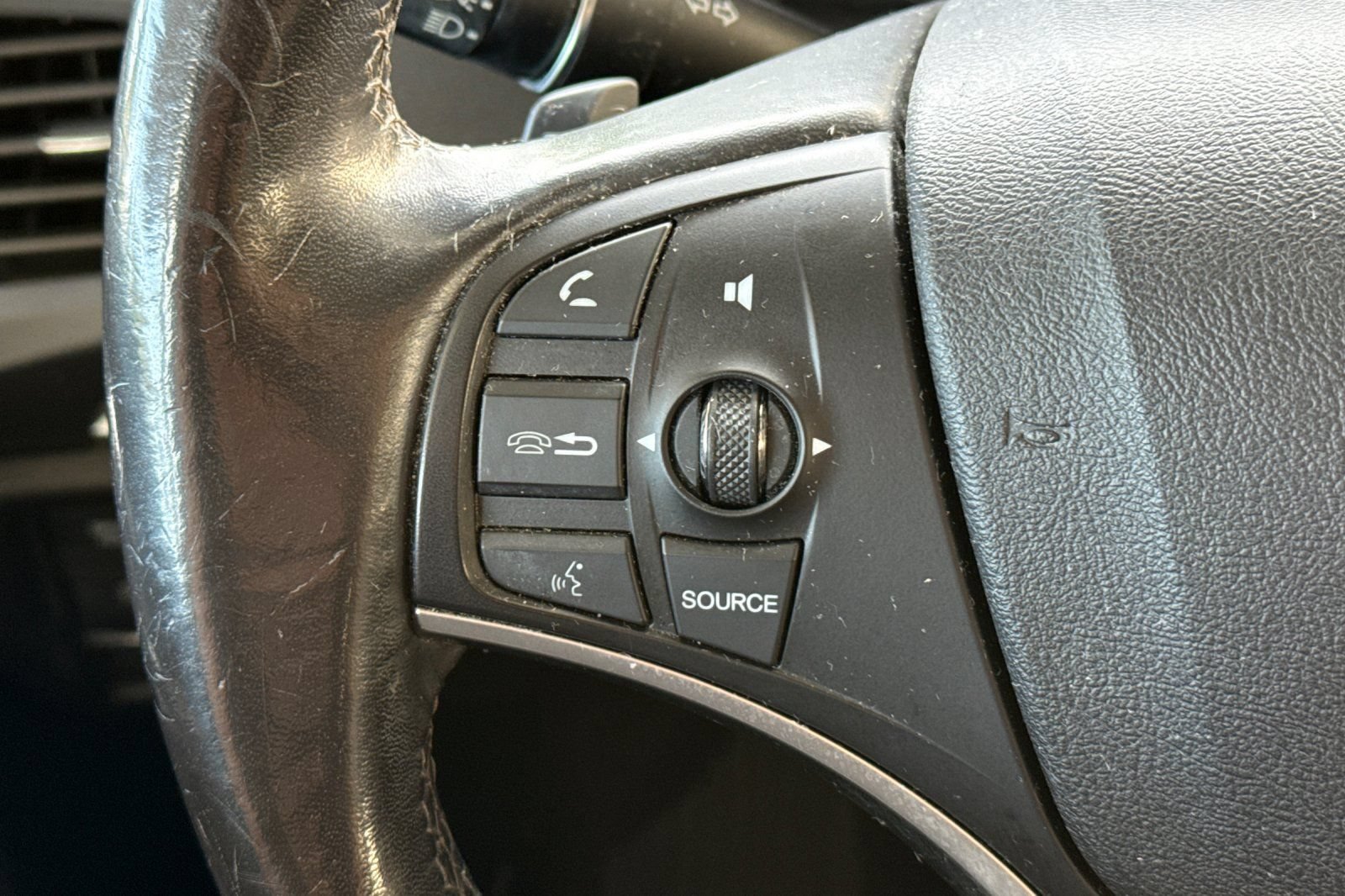 Used 2018 Acura MDX w/ Technology Package FWD image 37