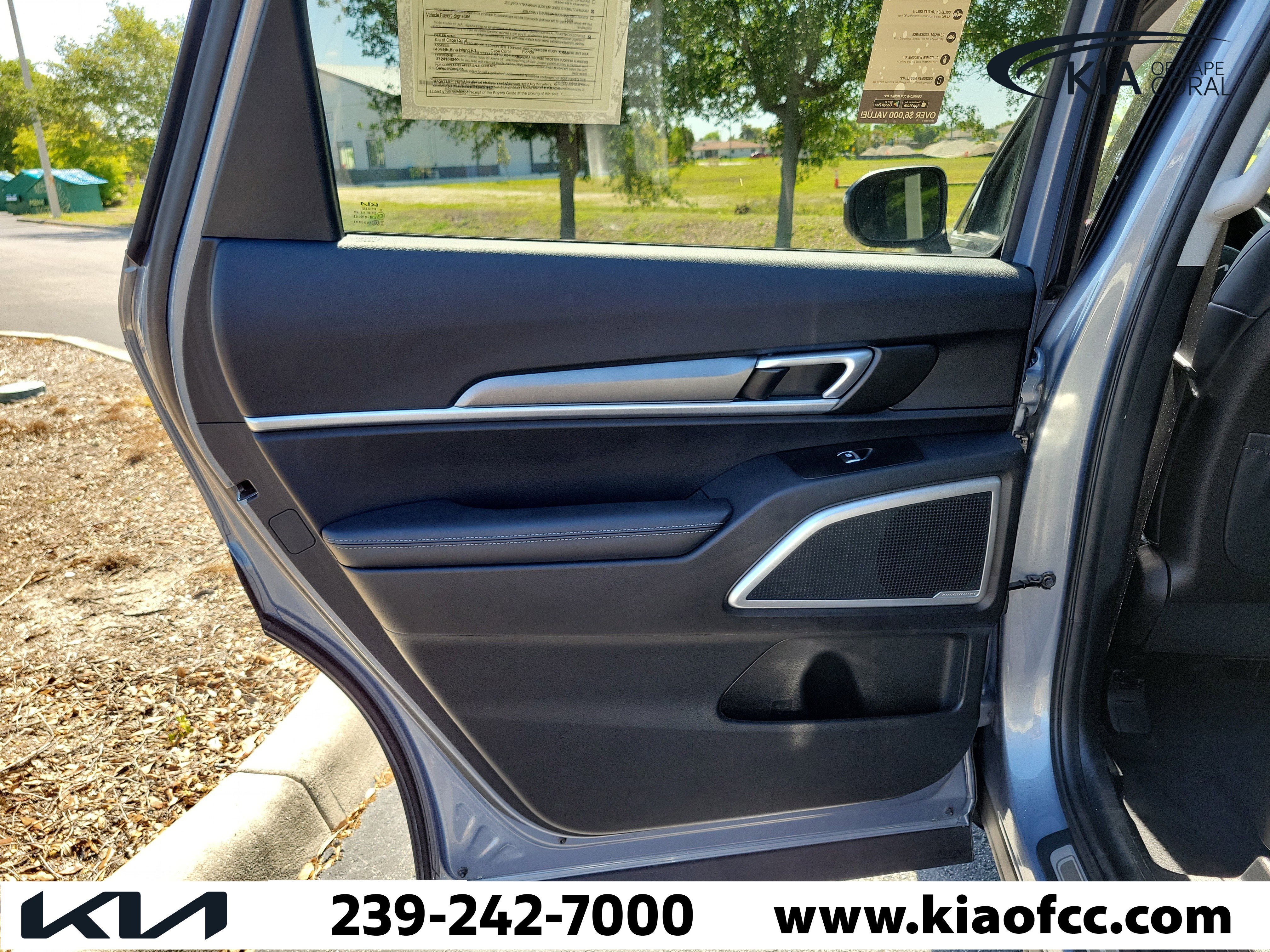 Certified 2022 Kia Telluride LX image 17