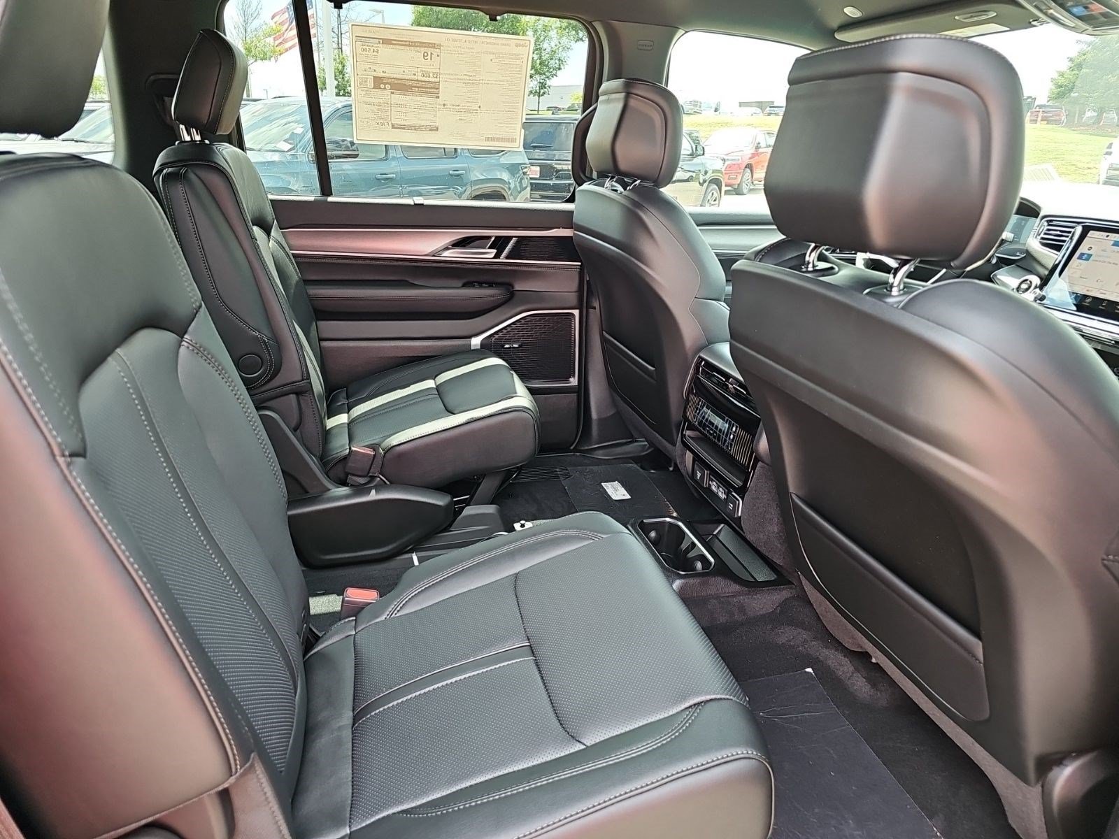 New 2026 Jeep Grand Wagoneer Limited w/ Convenience Group I AWD/4WD image 15