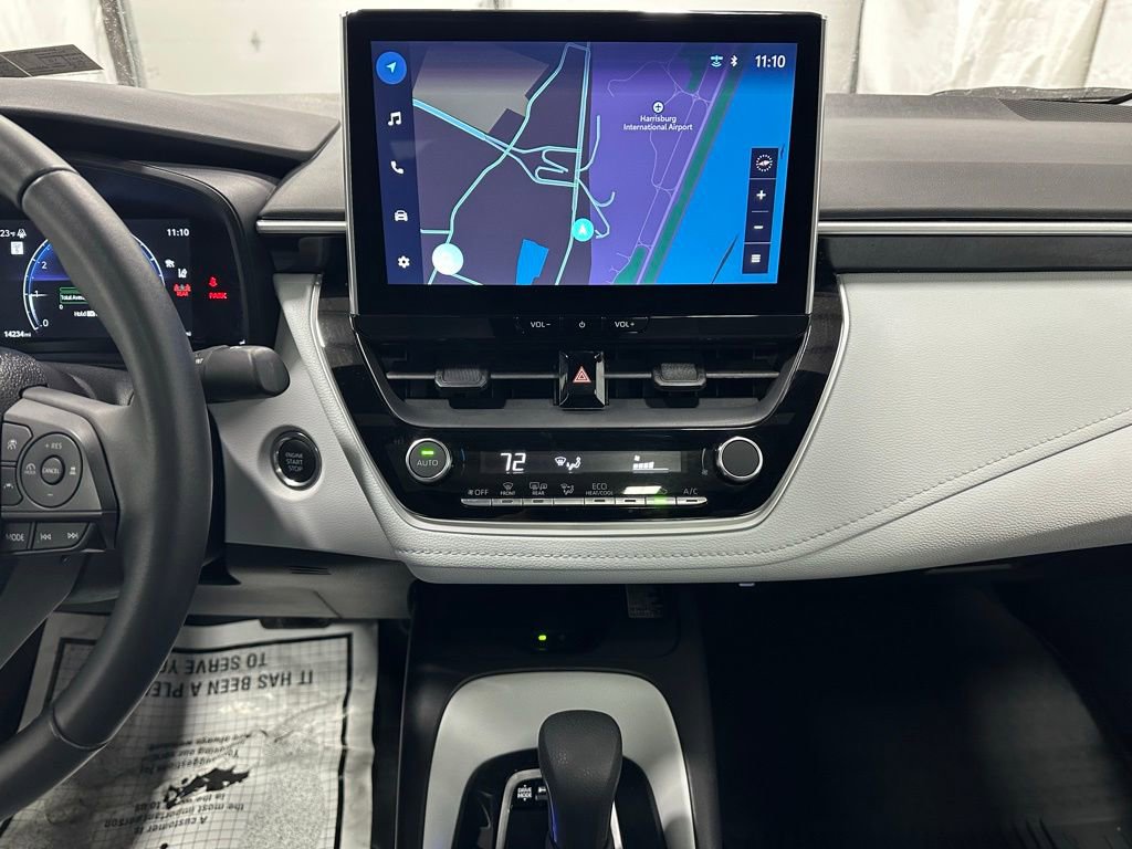 Used 2025 Toyota Corolla SE w/ SE Premium Package image 24
