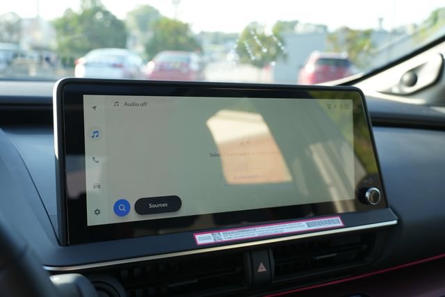 Used 2026 Toyota Prius Plug-In Hybrid FWD image 33