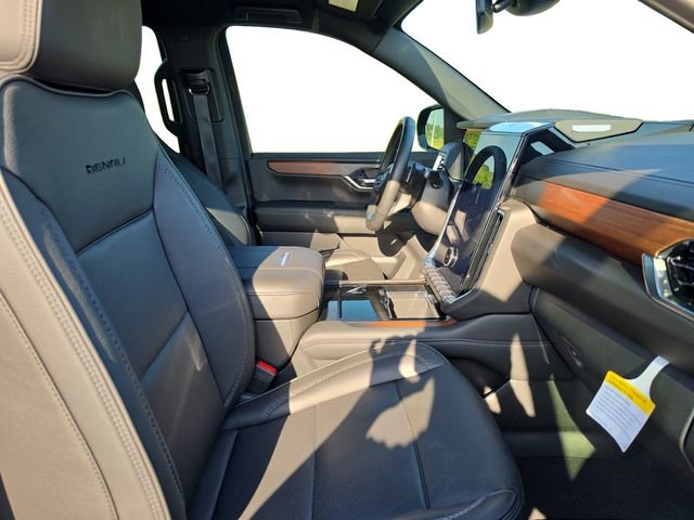 Used 2025 GMC Yukon Denali AWD/4WD image 15