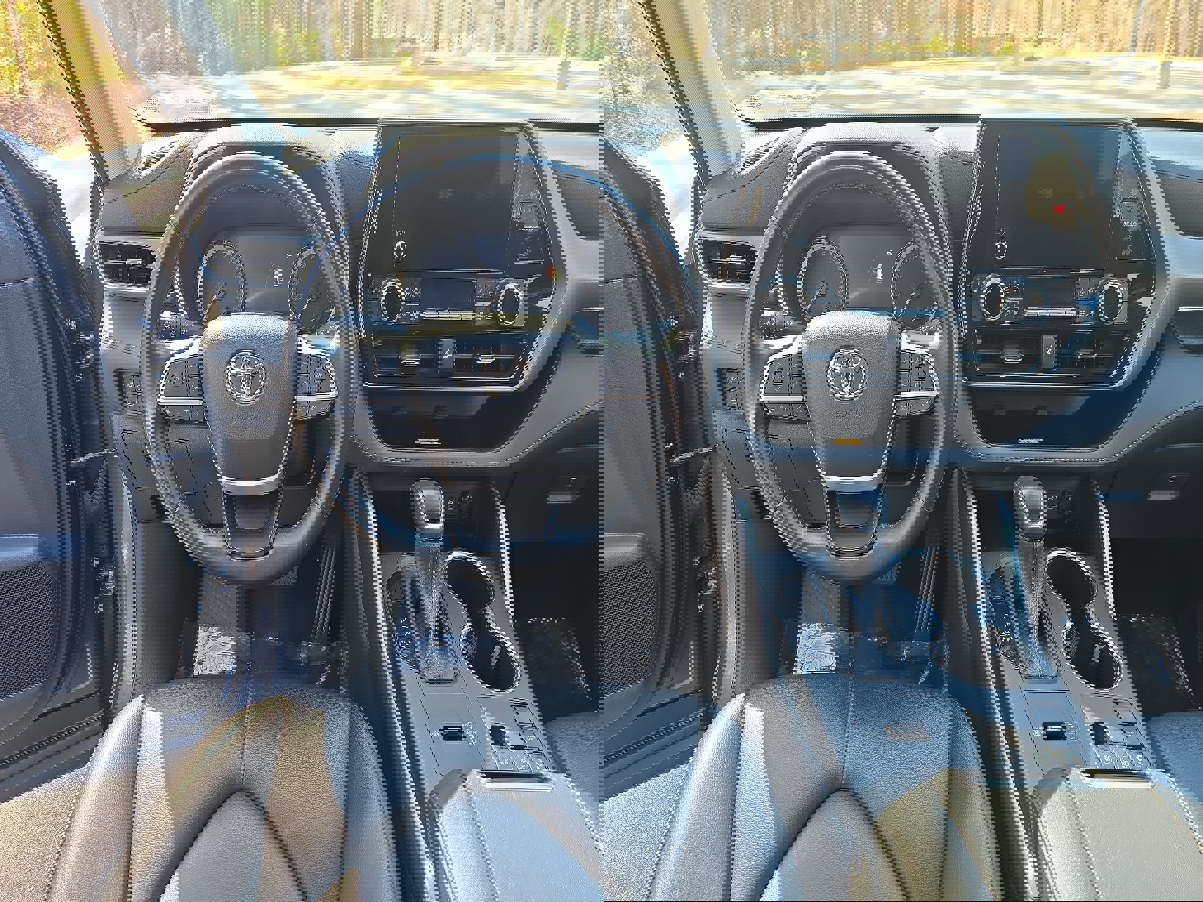 Used 2024 Toyota Highlander XLE image 18