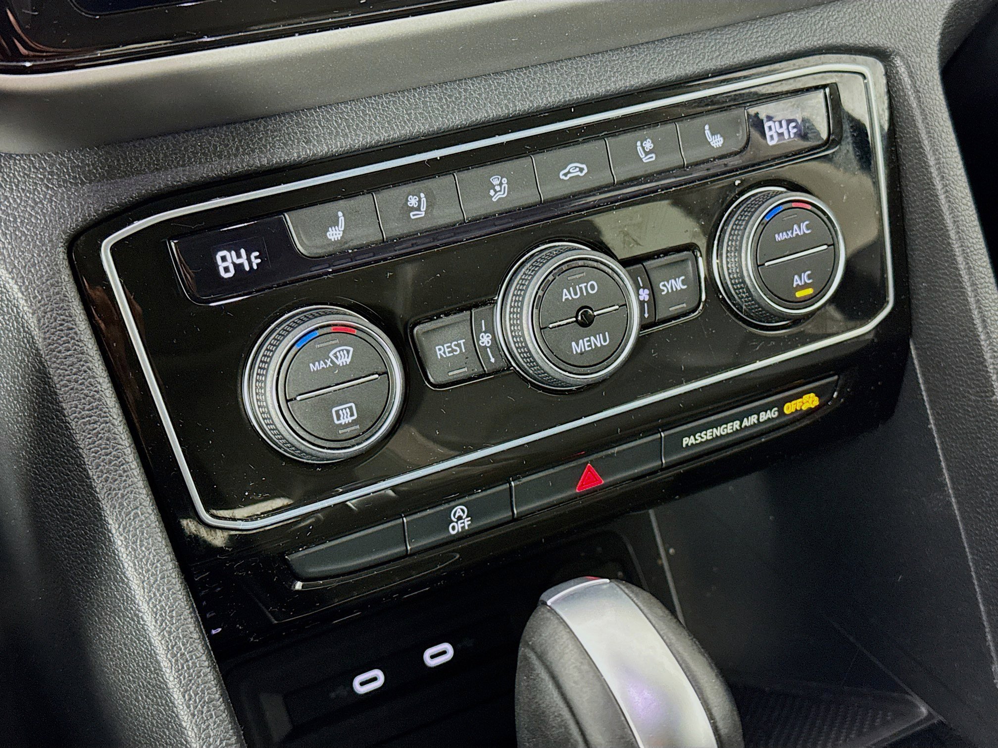 Used 2023 Volkswagen Atlas SEL Premium image 16