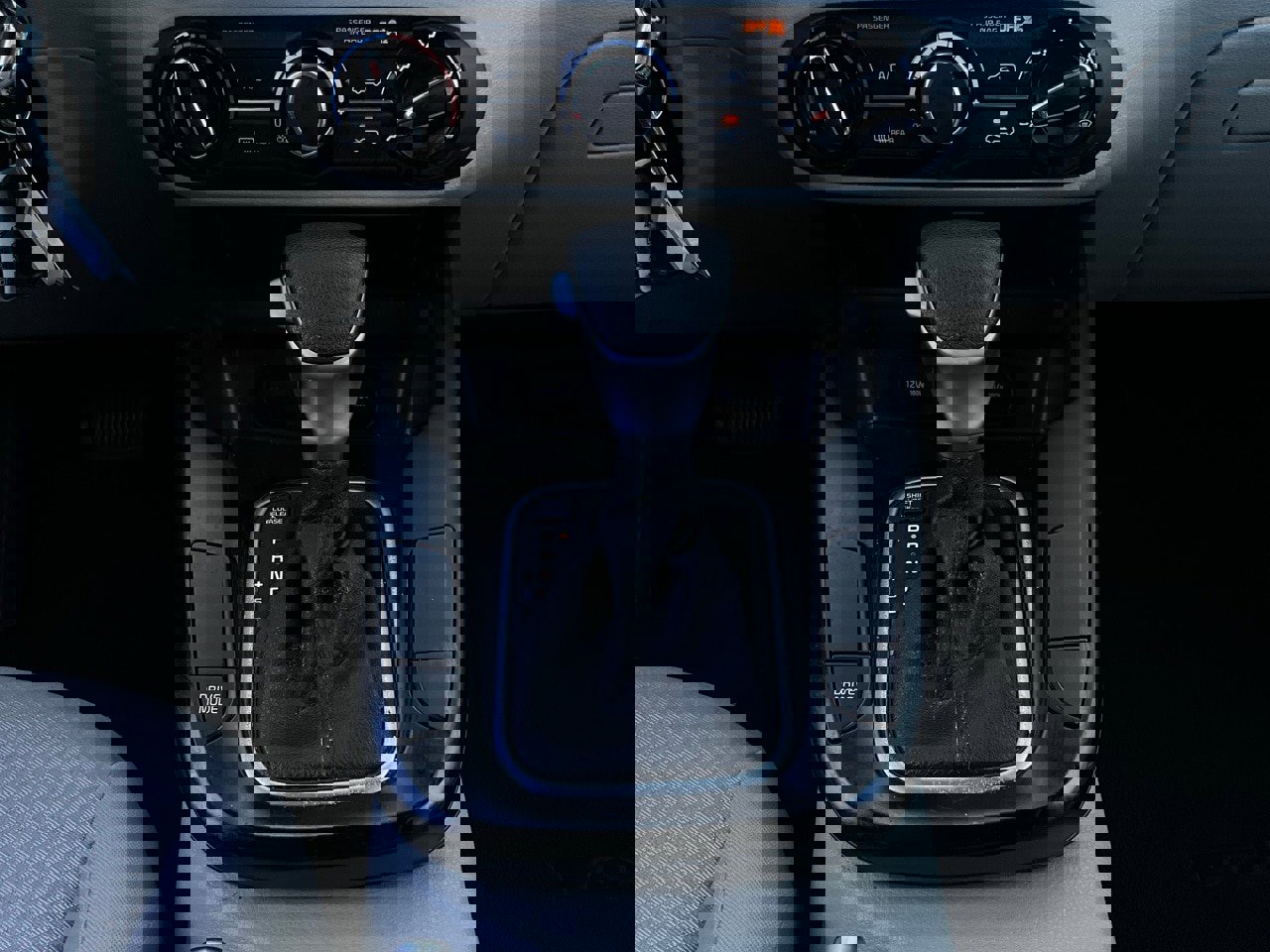 Used 2025 Kia Soul LX w/ LX Technology Package image 22