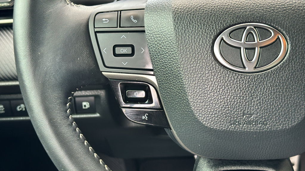 Used 2025 Toyota Camry SE w/ Convenience Package FWD image 29
