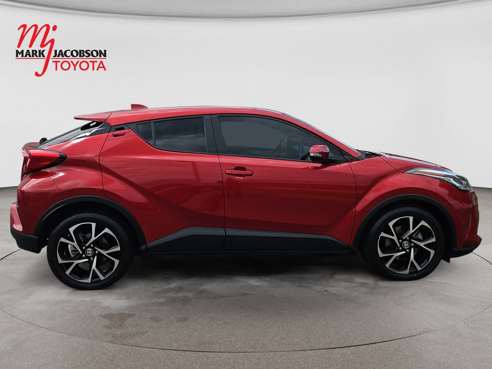 Used 2021 Toyota C-HR XLE FWD image 4