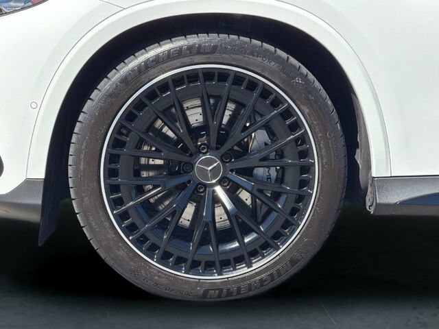 Certified 2025 Mercedes-Benz GLC 43 AMG 4MATIC image 34