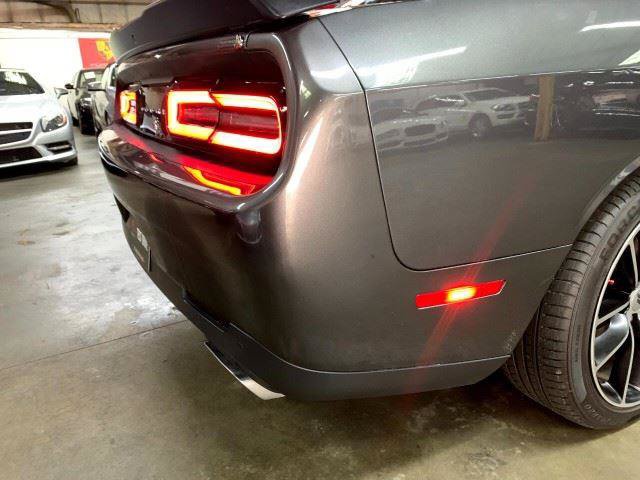 Used 2018 Dodge Challenger R/T Scat Pack w/ Leather Interior Group RWD image 56