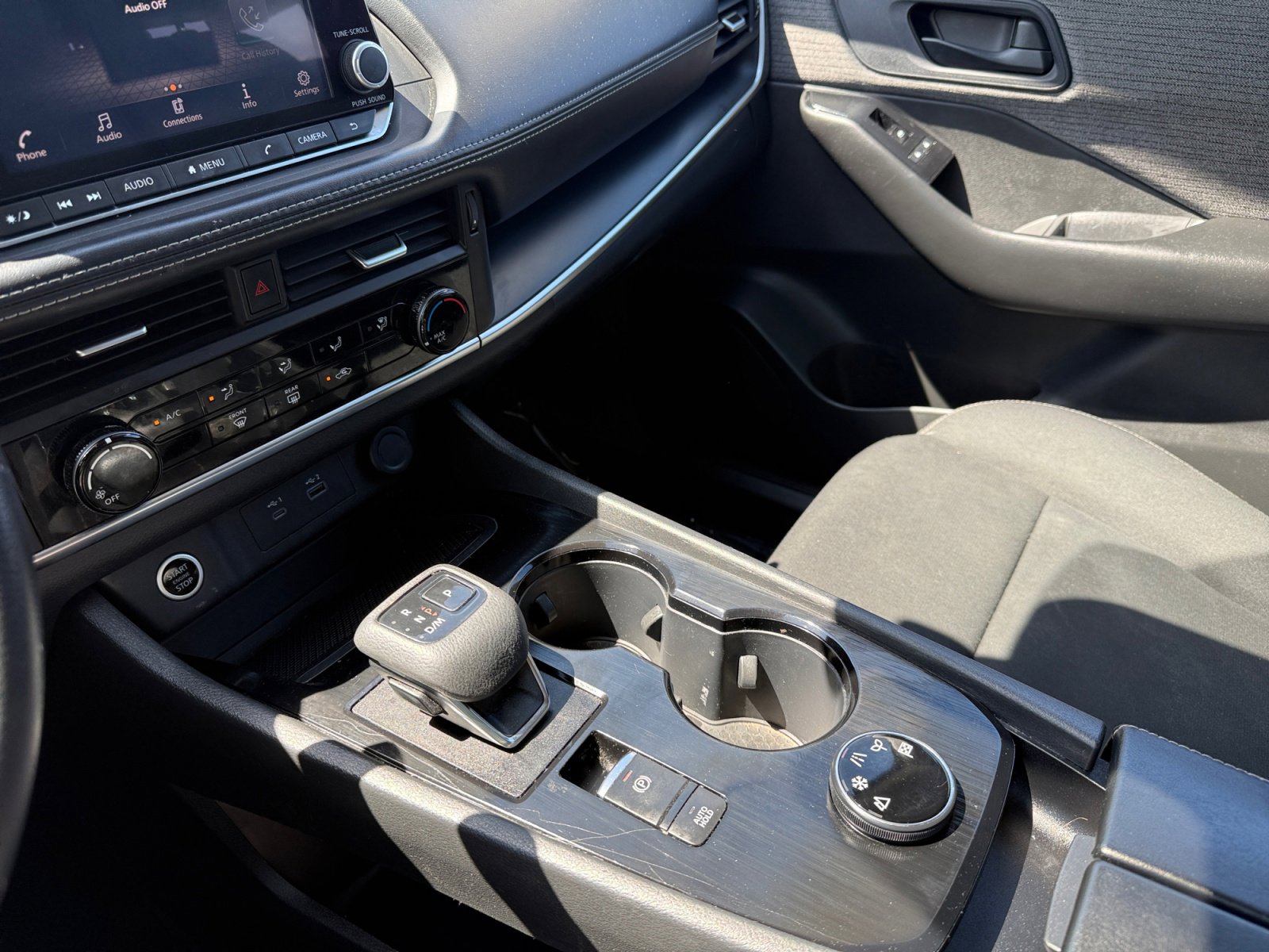 Used 2023 Nissan Rogue S image 13