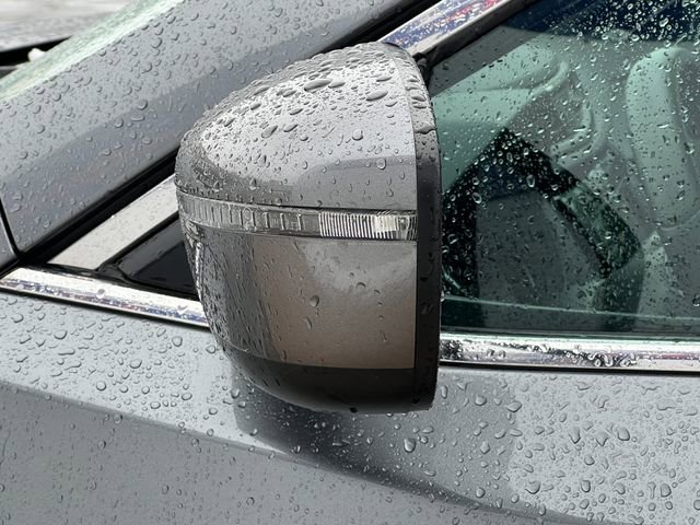 Used 2020 Nissan Rogue S image 33