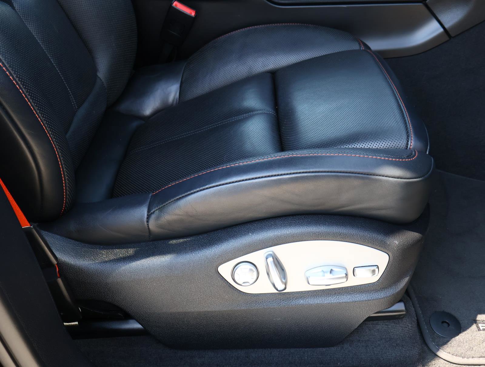 Used 2023 Porsche Macan S image 20