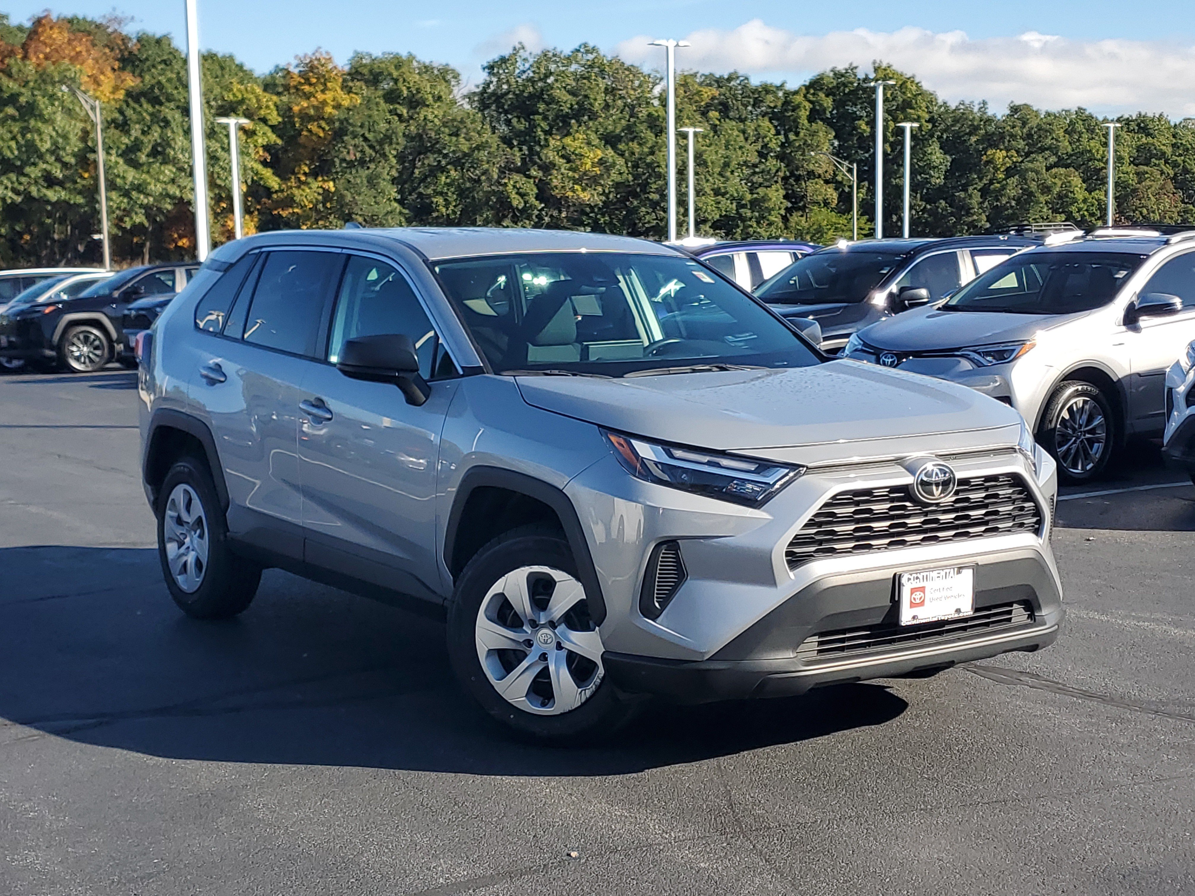 Certified 2025 Toyota RAV4 LE AWD/4WD image 31