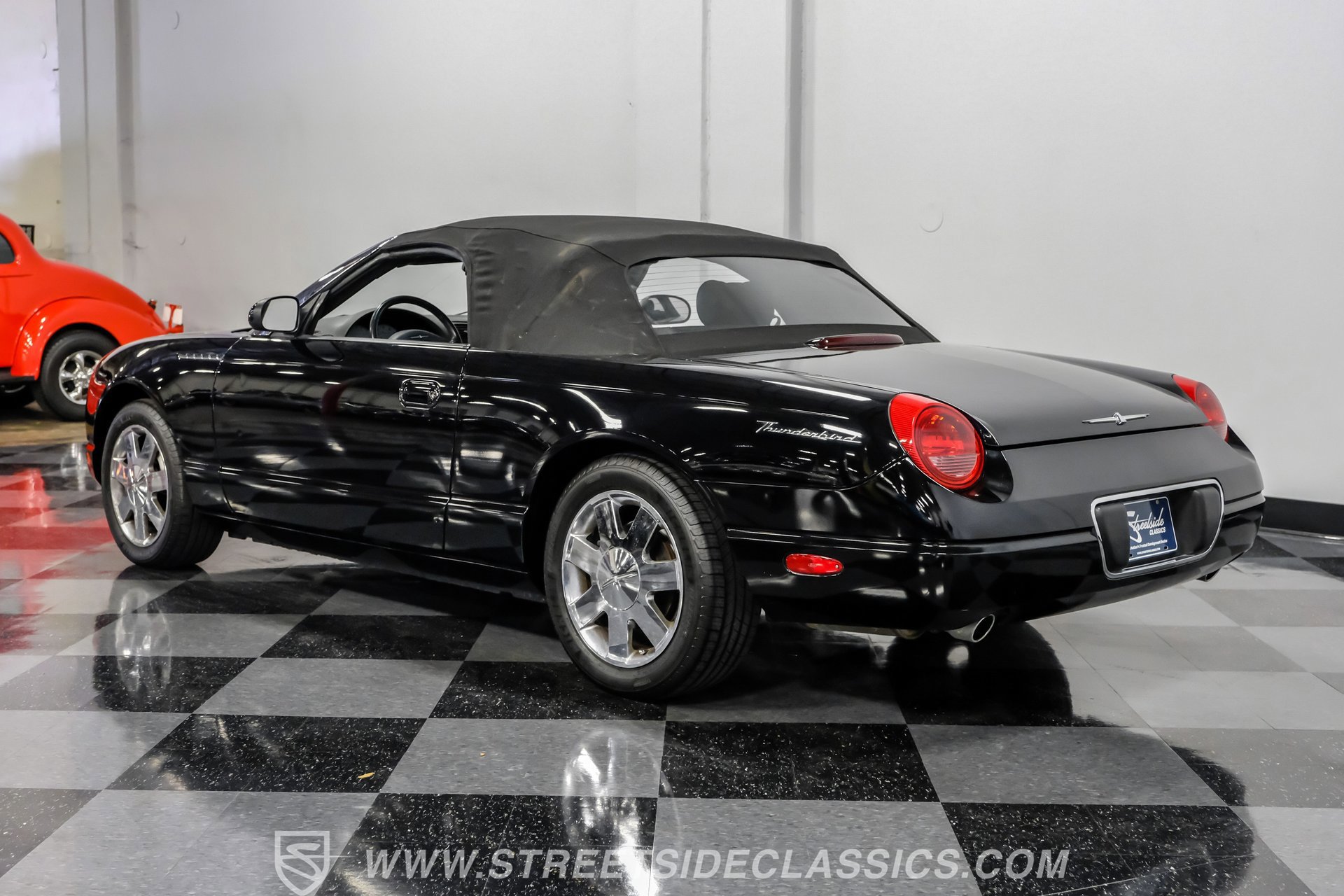 Used 2002 Ford Thunderbird image 21