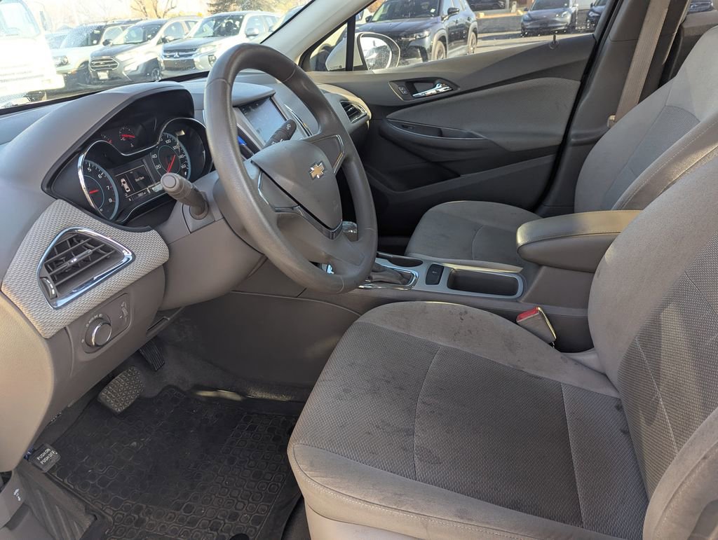 Used 2018 Chevrolet Cruze LS FWD image 22