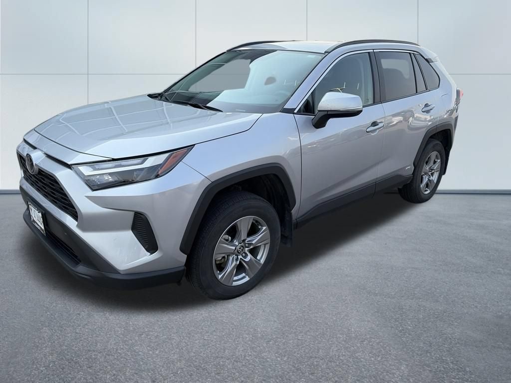 Used 2025 Toyota RAV4 XLE w/ Convenience Package AWD/4WD image 3