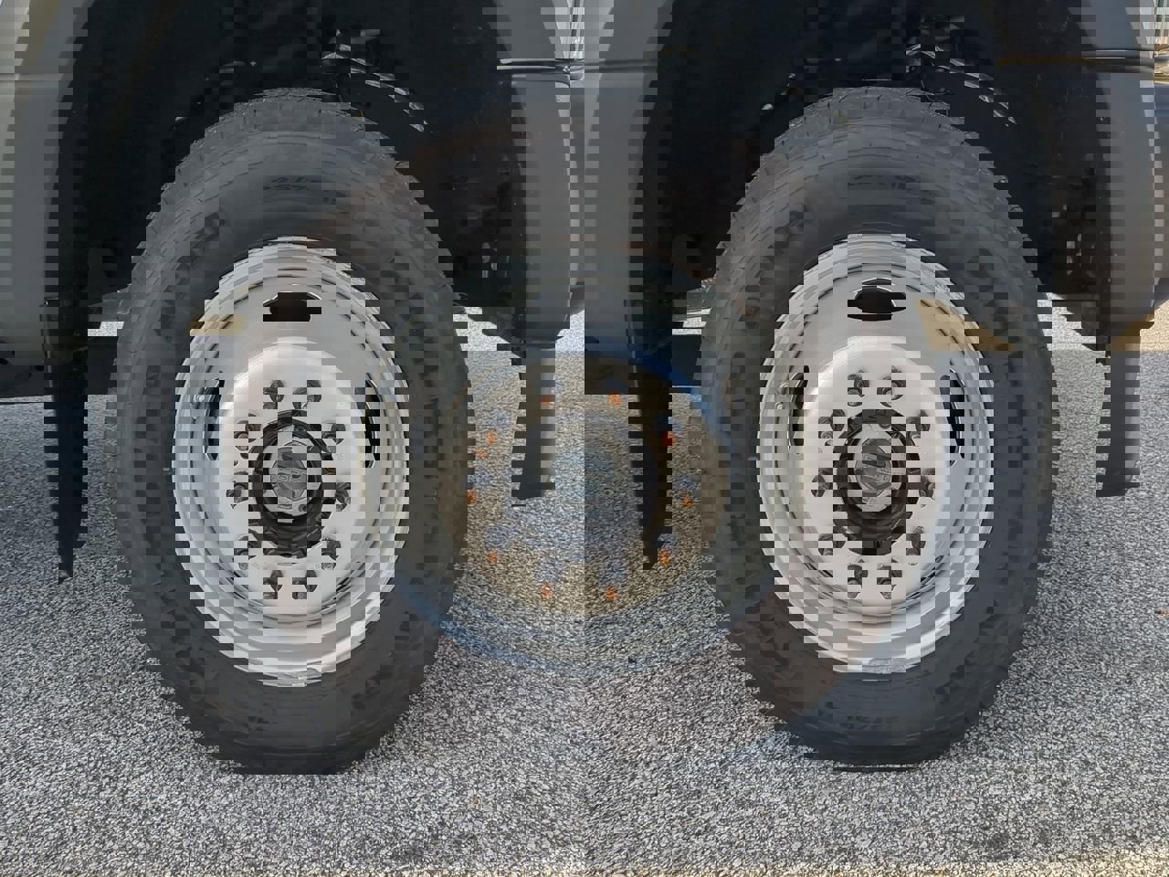 Used 2022 Ford F550 4x4 Crew Cab Super Duty w/ Power Equipment Group image 9