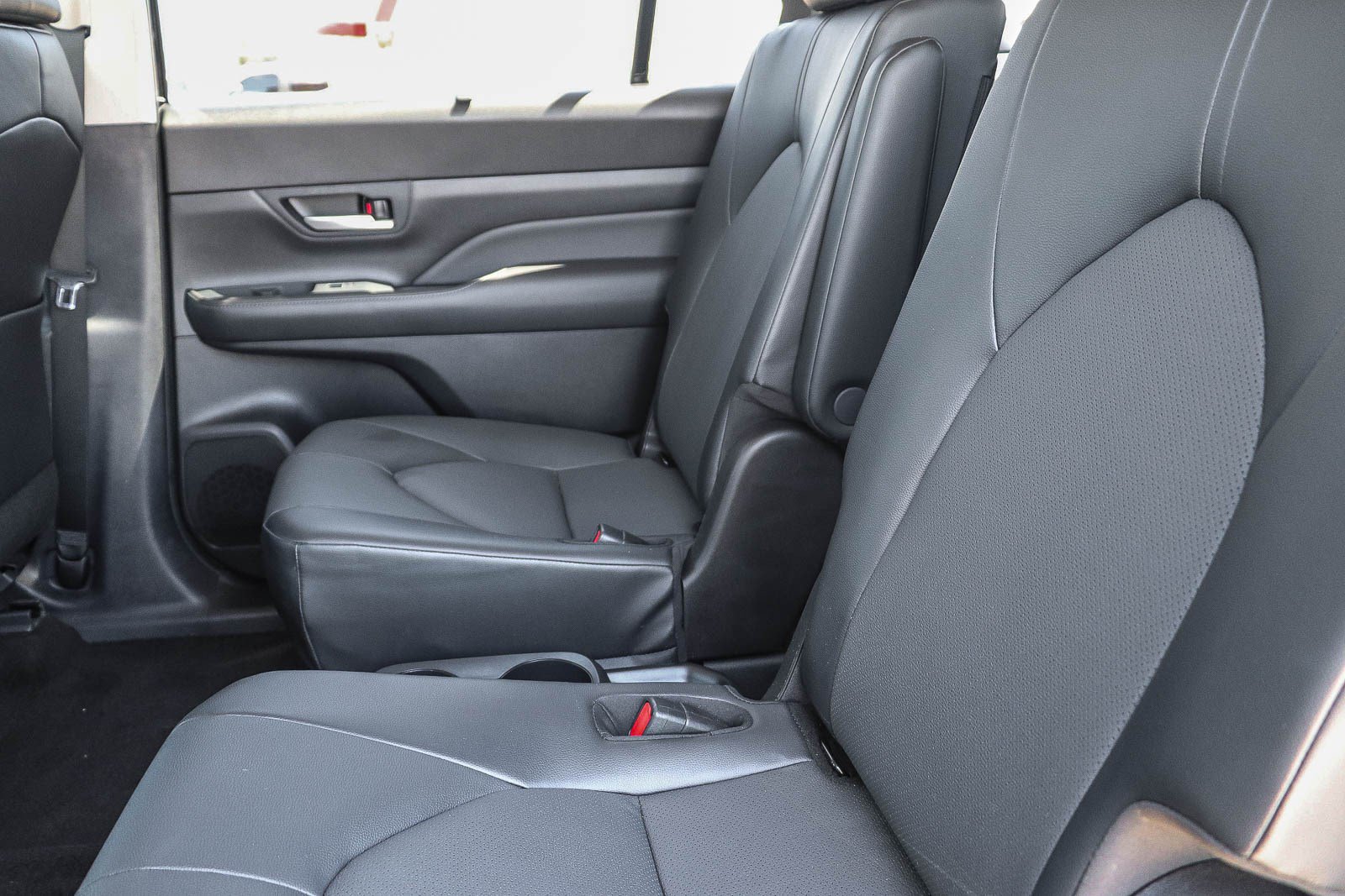 Certified 2024 Toyota Grand Highlander FWD image 18