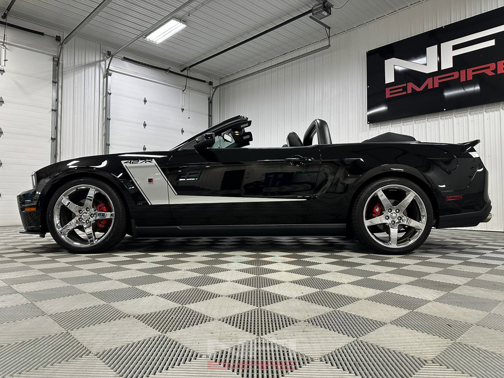 Used 2010 Ford Mustang GT image 19