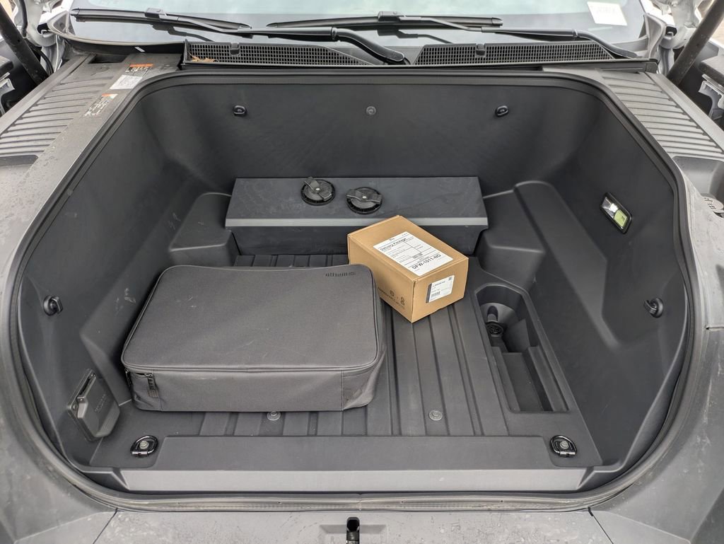 New 2026 GMC Sierra EV Elevation w/ LPO, Elevation Dark Package image 34