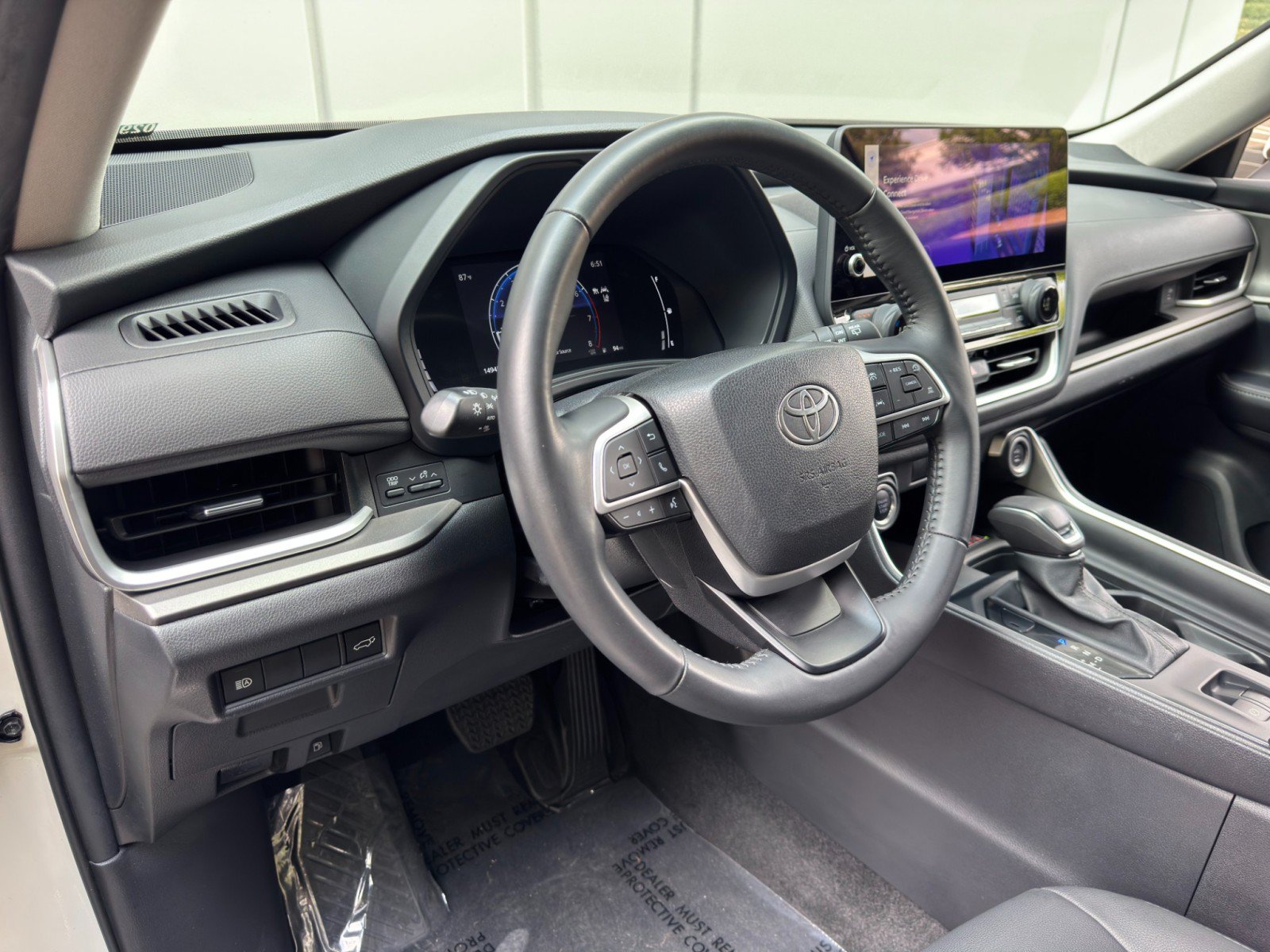 Used 2024 Toyota Grand Highlander AWD image 13