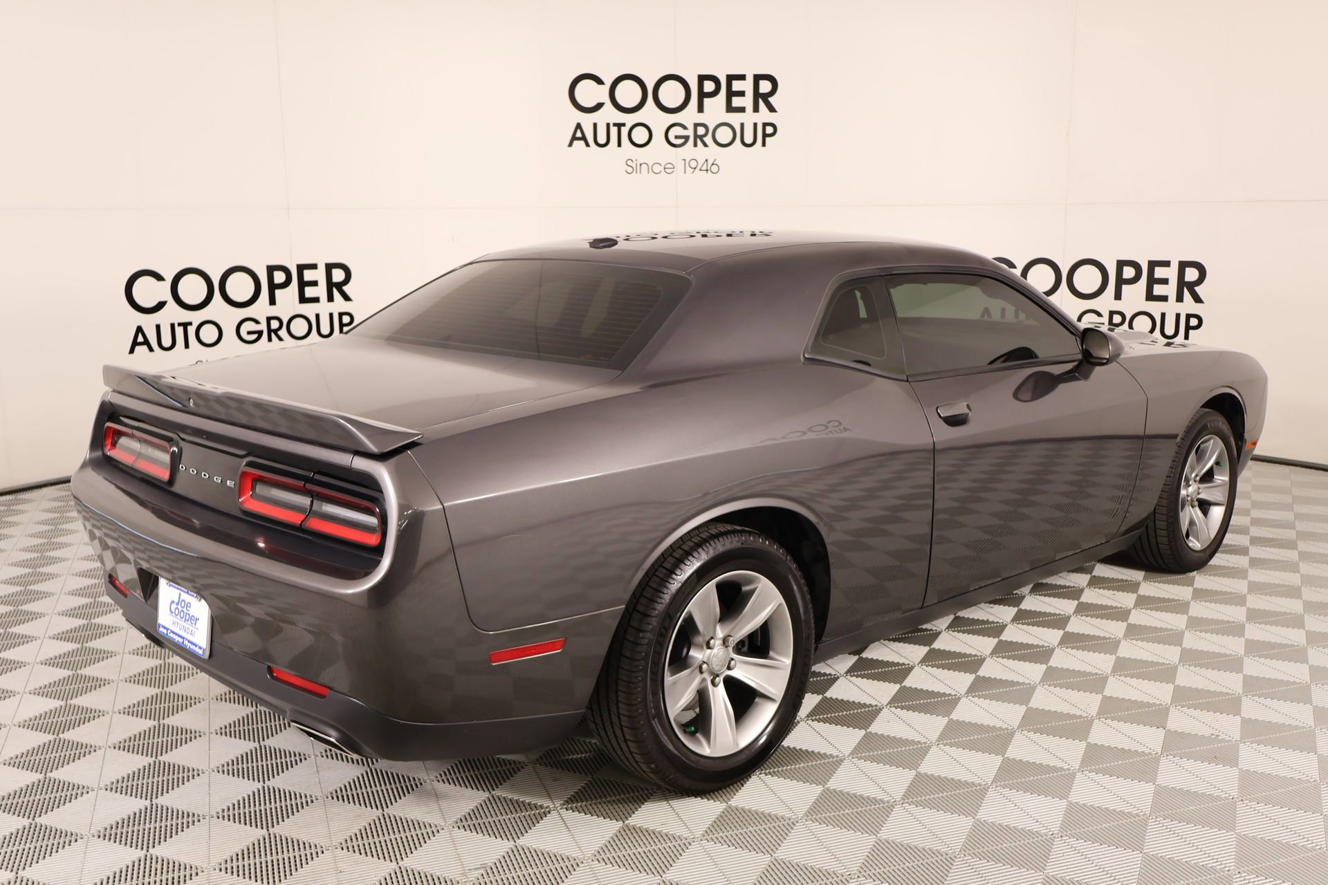 Used 2020 Dodge Challenger SXT RWD image 18