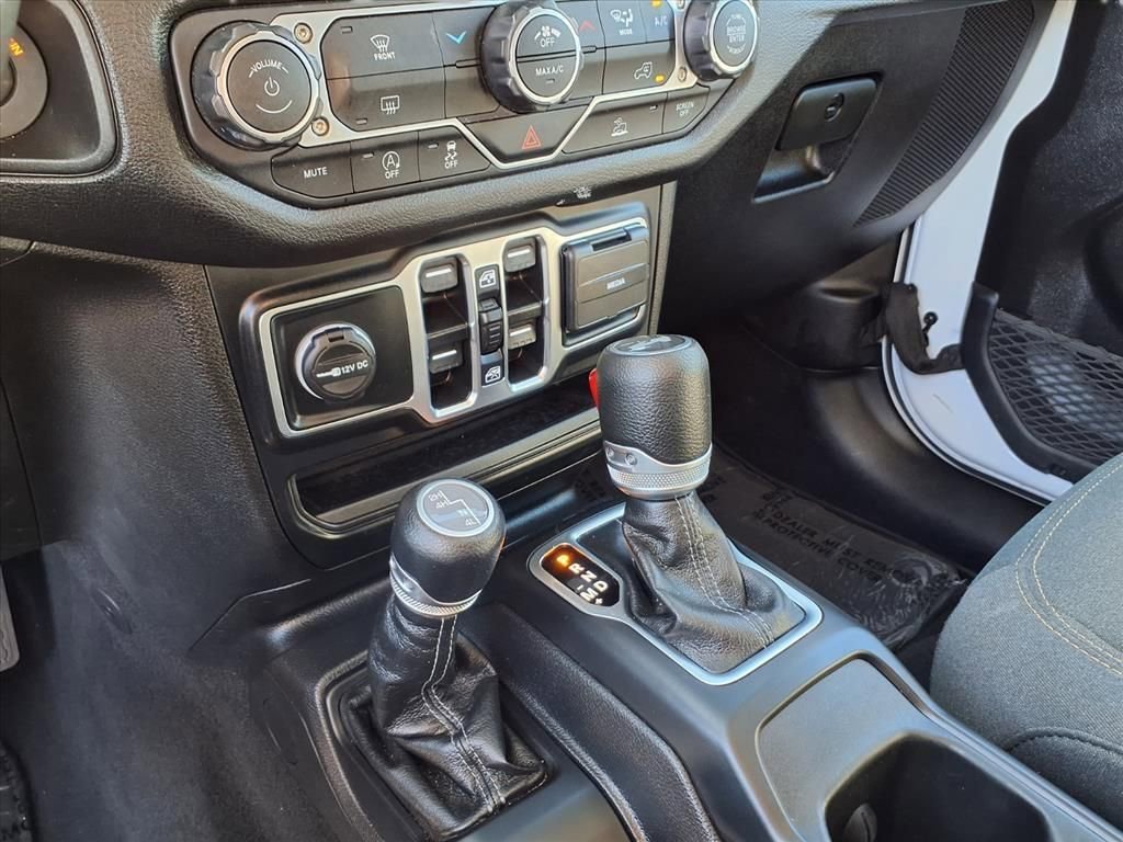 Used 2025 Jeep Wrangler Sport S image 9