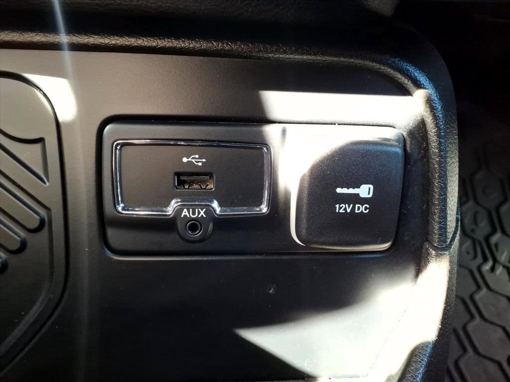 Used 2016 Jeep Renegade Latitude image 15